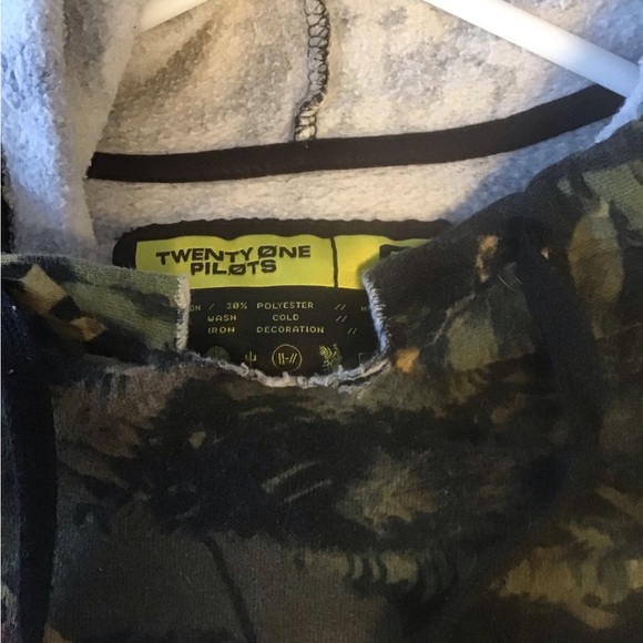 Twenty One Pilots Sweatshirt - Picture 6 of 7